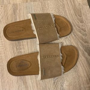 NWOT BearPaw Bettina Slipper